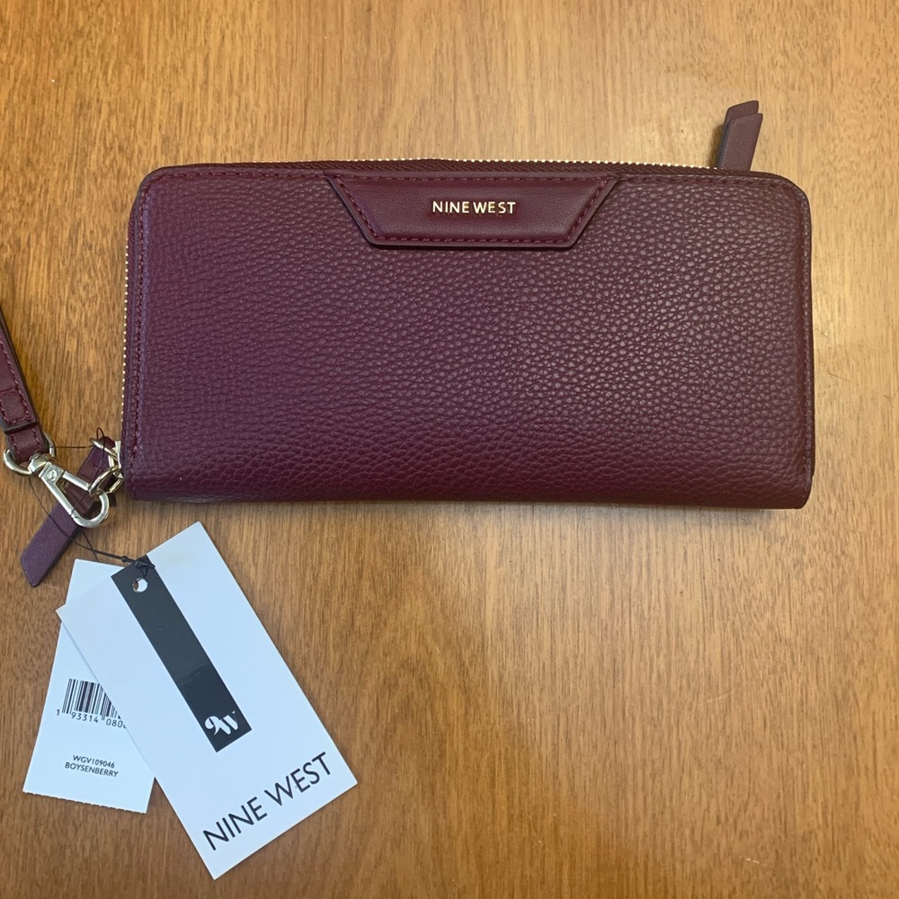 Nine West Wristlet
